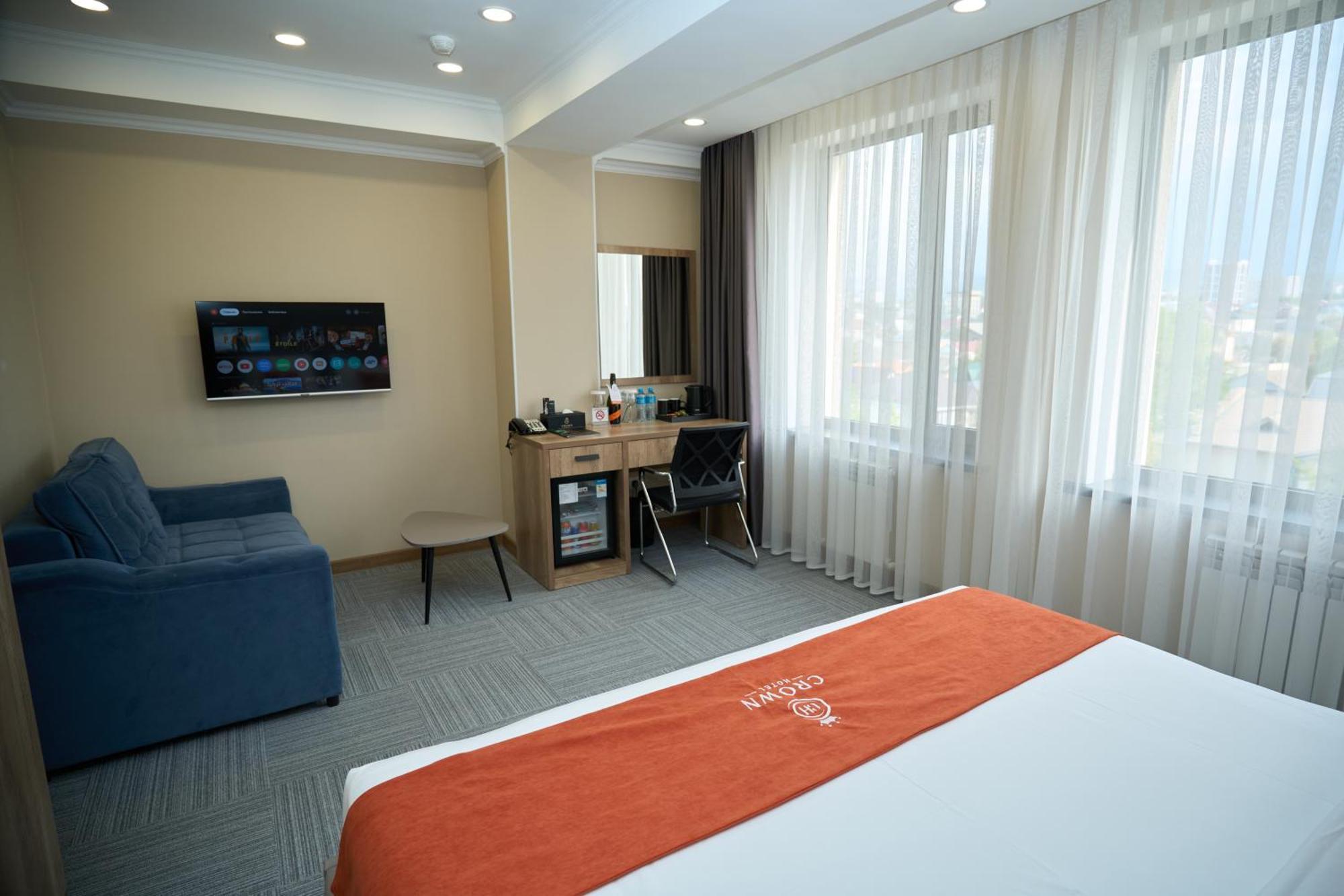Crown Hotel Bichkek Extérieur photo