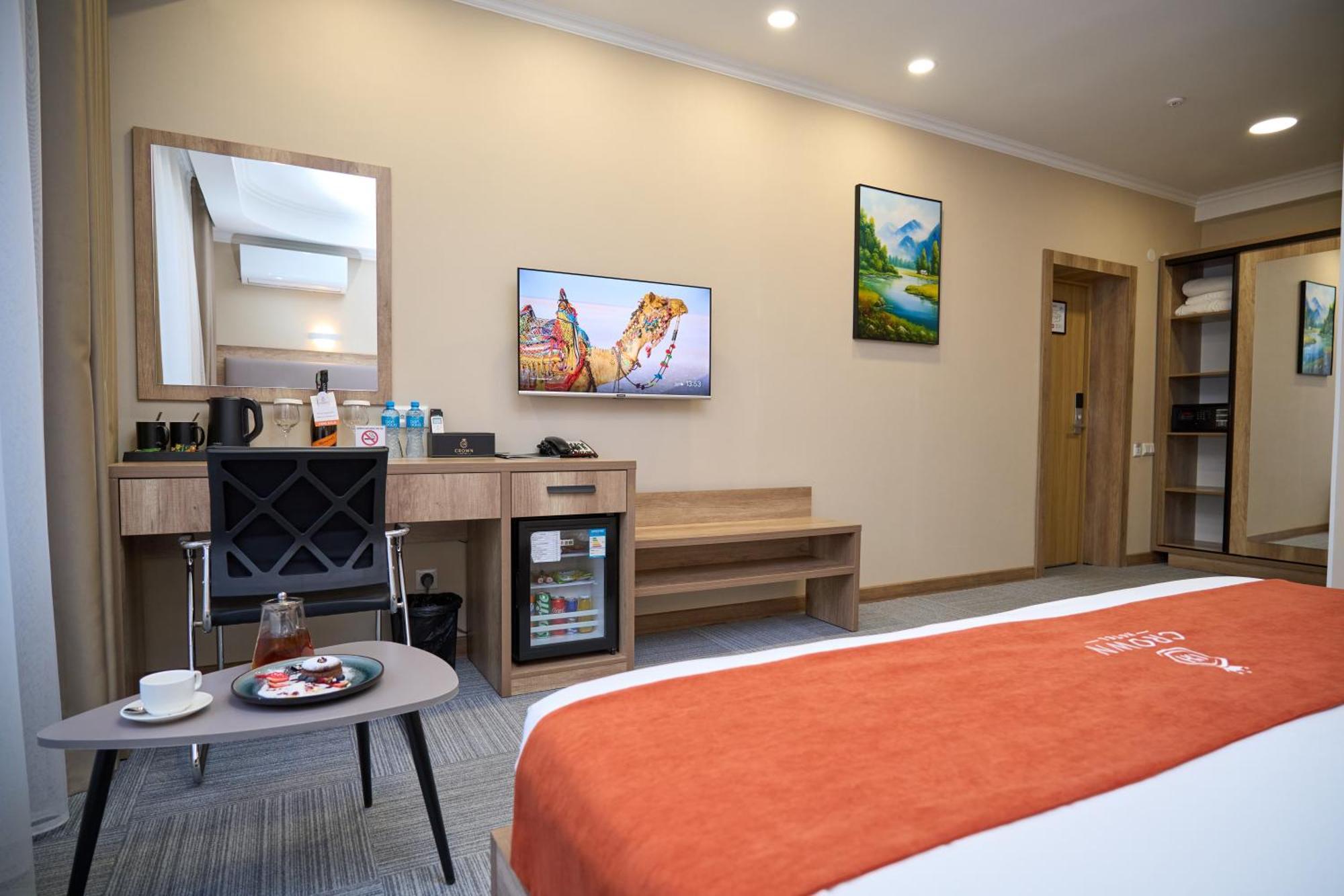 Crown Hotel Bichkek Extérieur photo