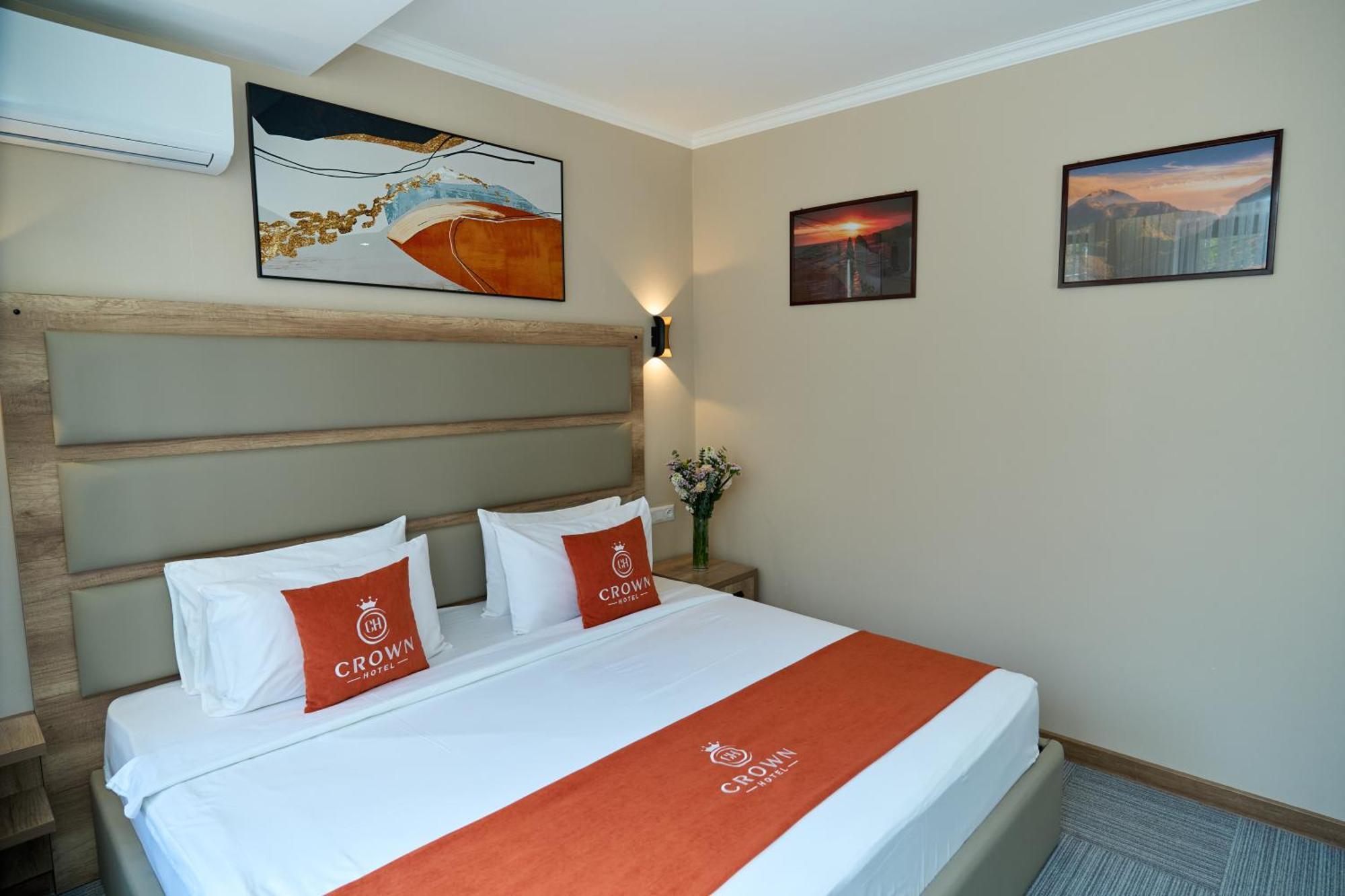 Crown Hotel Bichkek Extérieur photo